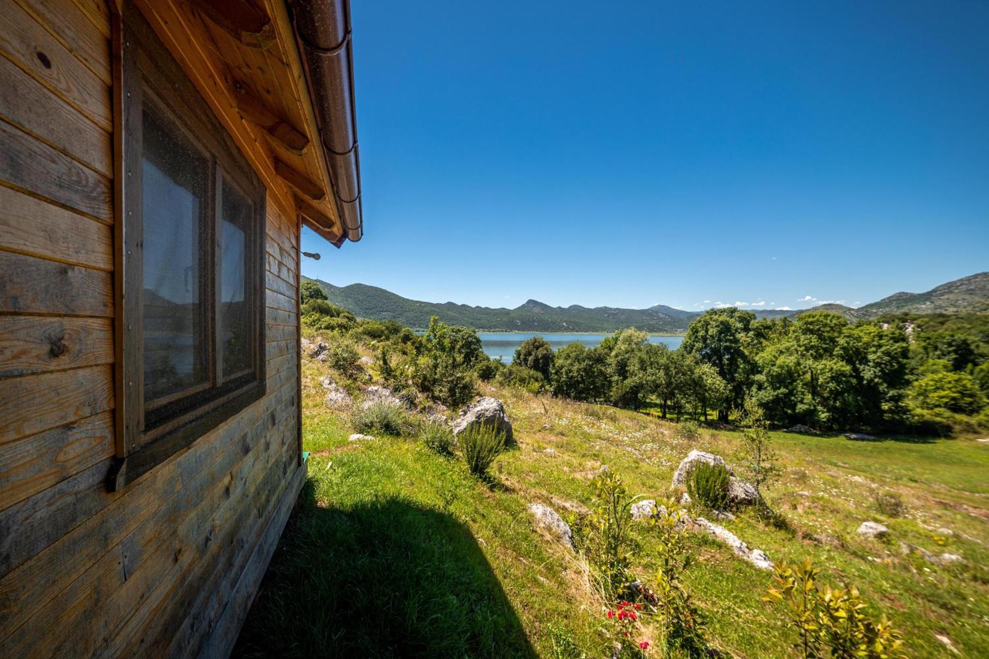 Boljesestre Lake Retreat Golubovci Exterior foto